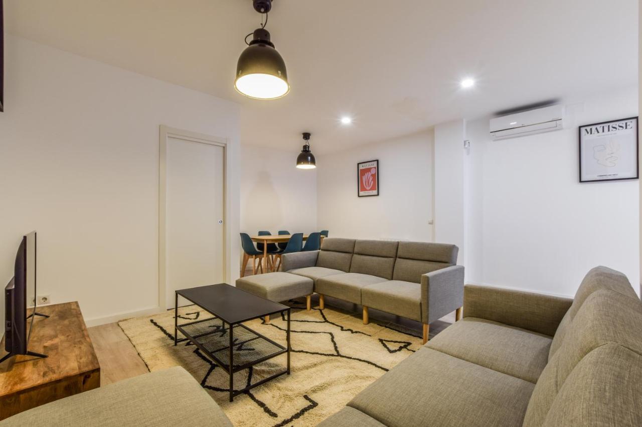 Apartamentos En Madrid Rio Екстериор снимка