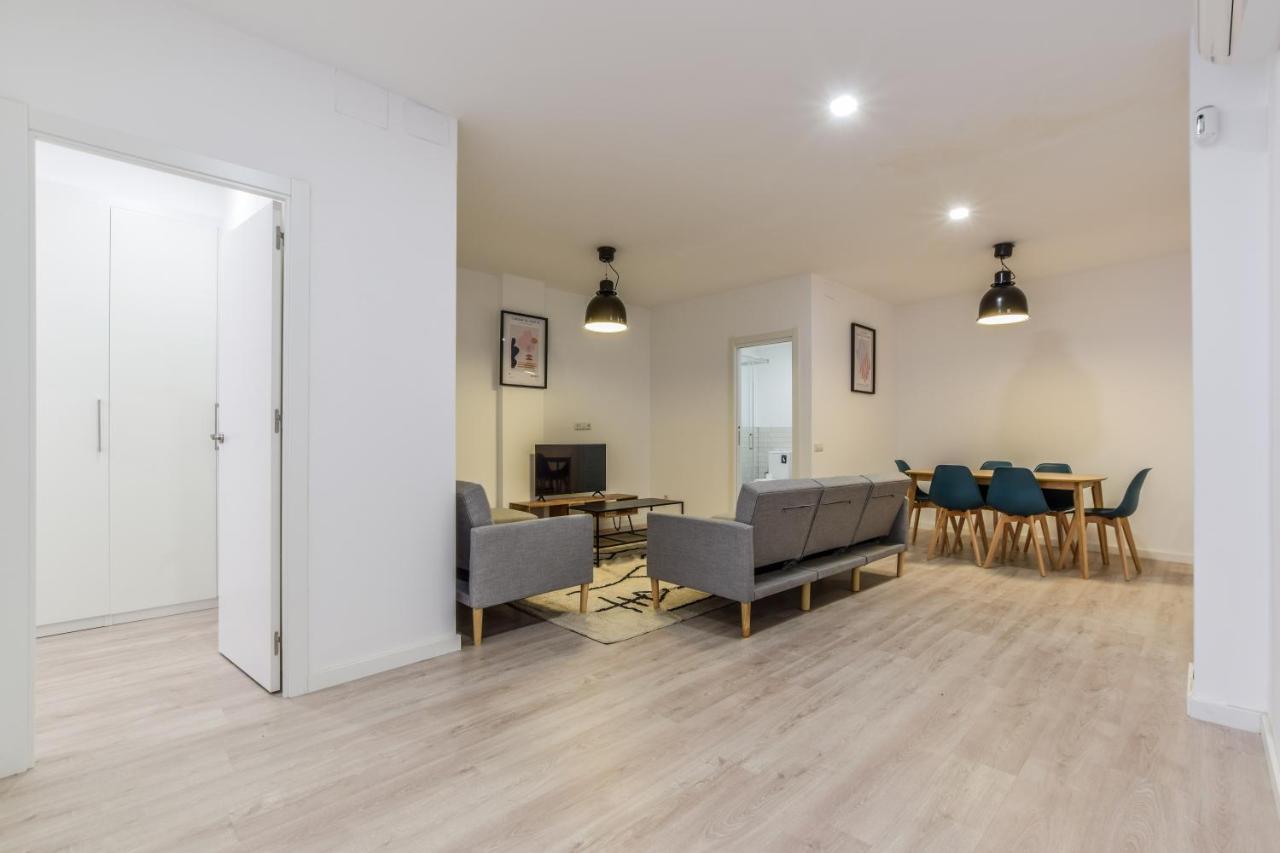 Apartamentos En Madrid Rio Екстериор снимка