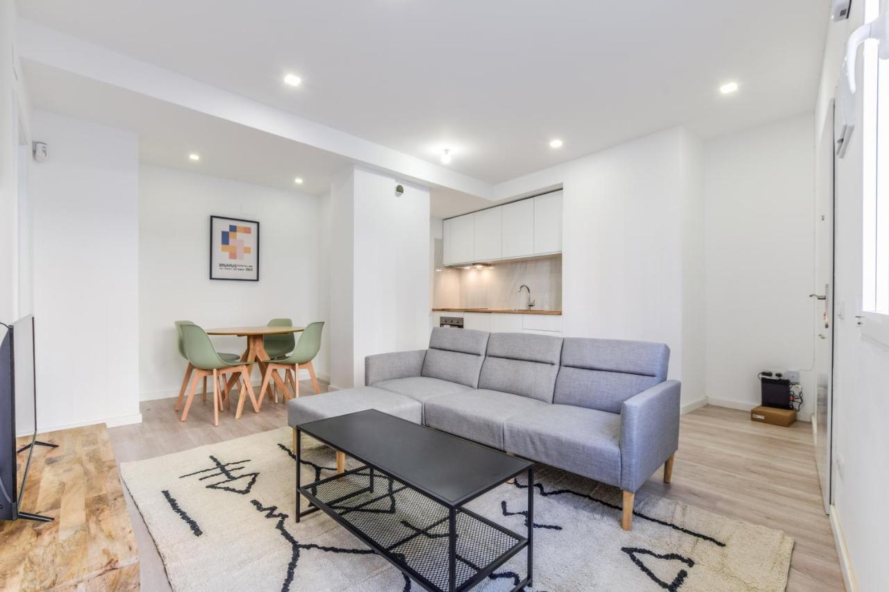 Apartamentos En Madrid Rio Екстериор снимка