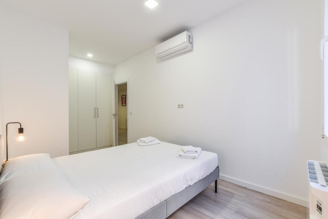 Apartamentos En Madrid Rio Екстериор снимка