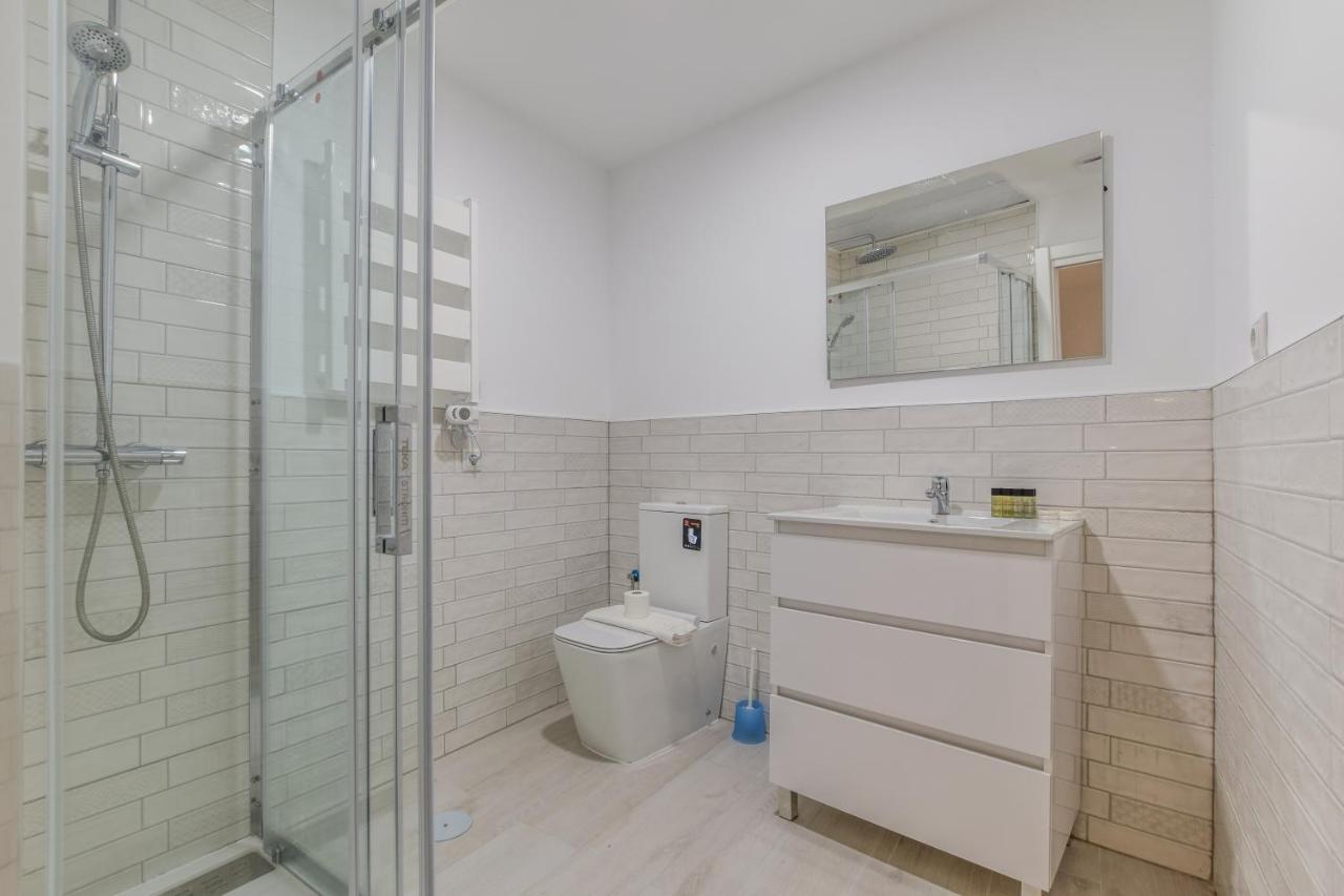 Apartamentos En Madrid Rio Екстериор снимка