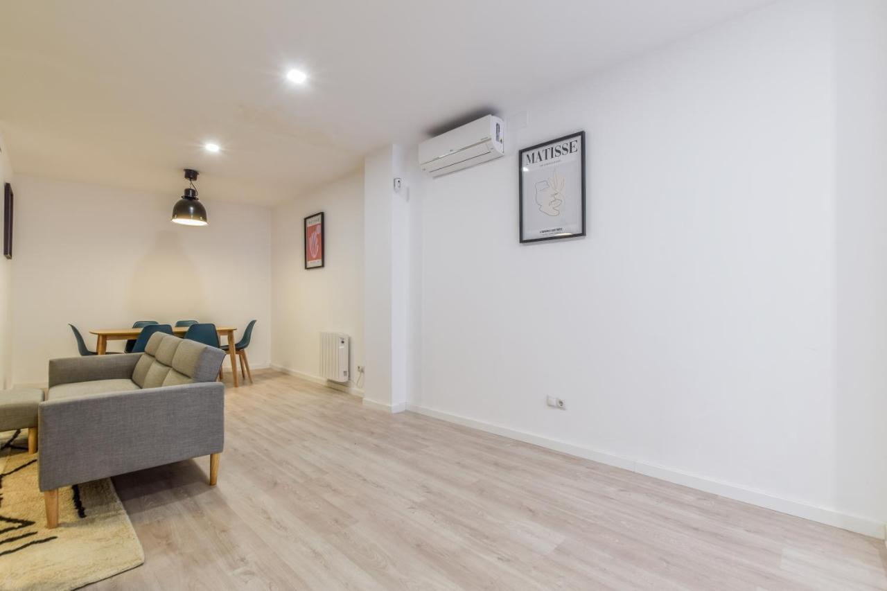 Apartamentos En Madrid Rio Екстериор снимка